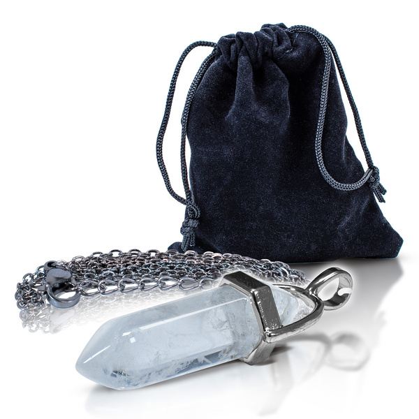 Hanger met bergkristal in zakje + ketting