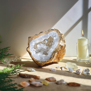 Klein Bergkristal – Kwarts Geode 1 stuk.