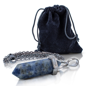 Hanger met Blue Spot Stone in zakje + ketting
