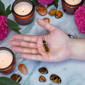 Hanger met tijgeroog