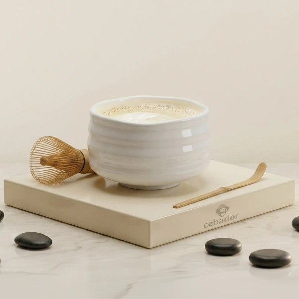 Set om White Matcha te bereiden
