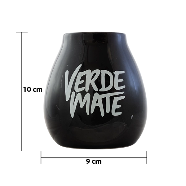 Afmetingen van de keramische Verde Mate-matebeker: hoogte 10 cm, diameter 9 cm